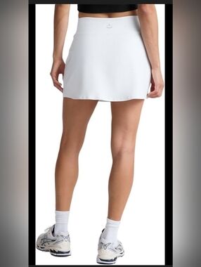 Under Armour Women's White Athletic Shorts